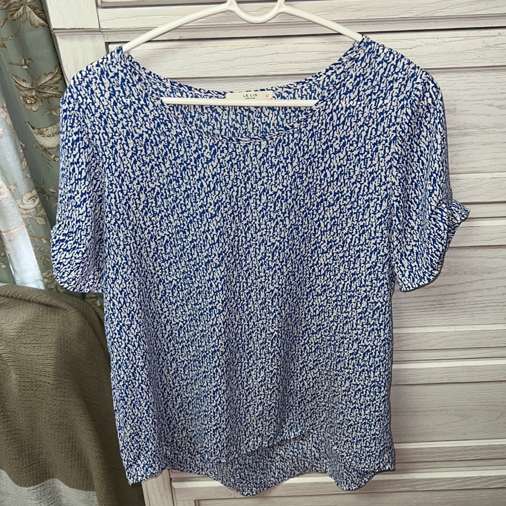 Le lis pull on blouse, Sz M, ruched short sleeves, cobalt